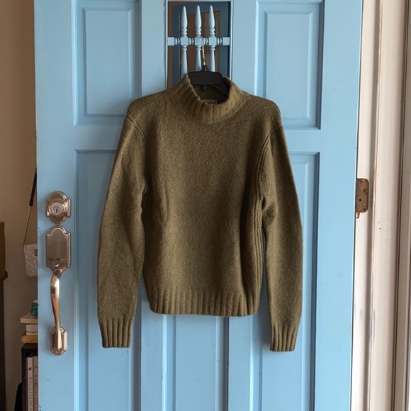 Point Sub size medium ladies olive green sweater like new - Picture 2 of 5